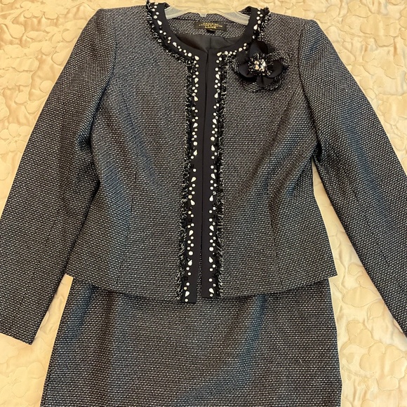 Tahari Navy and Silver Tweed Skirt Set - Picture 9 of 15
